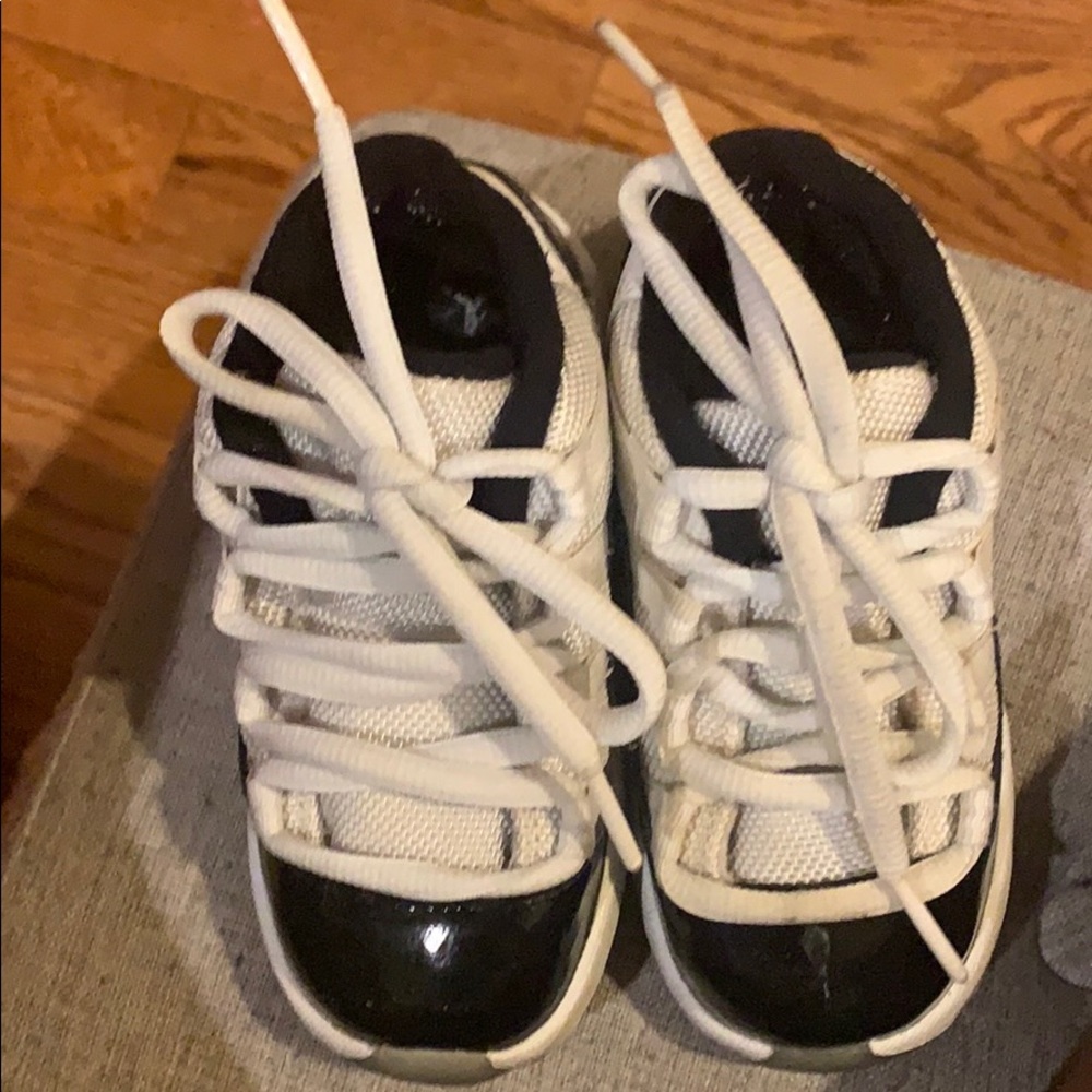 Unisex toddler official Jordans